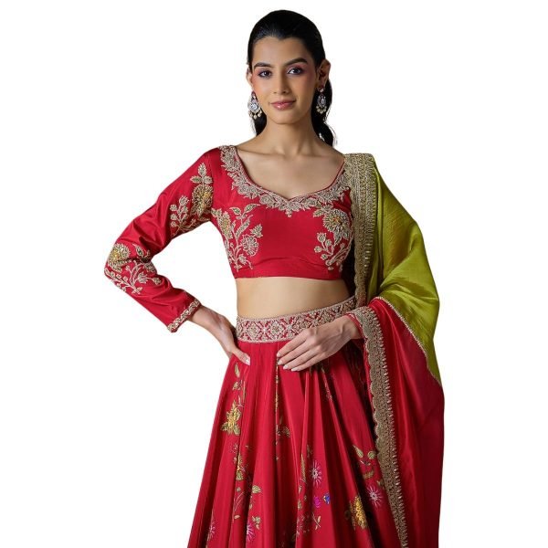 Red Floral Lehenga Choli Set with Contrast Green Dupatta Embroidered Blouse (3)